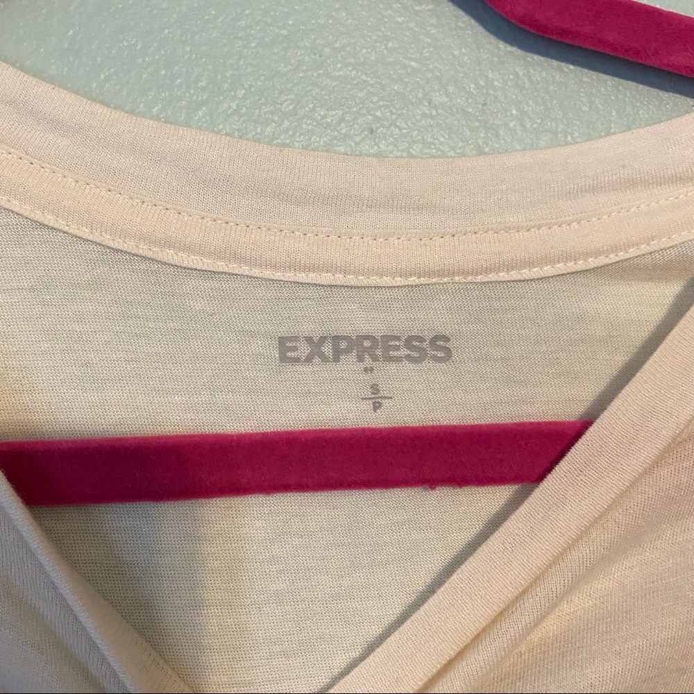“Love” express tee - Picture 2 of 2